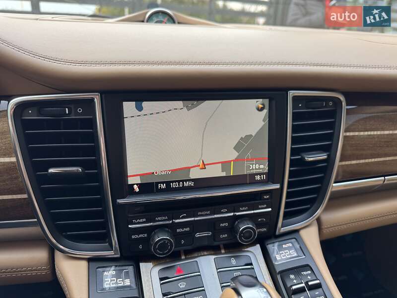 Фастбэк Porsche Panamera 2011 в Ровно