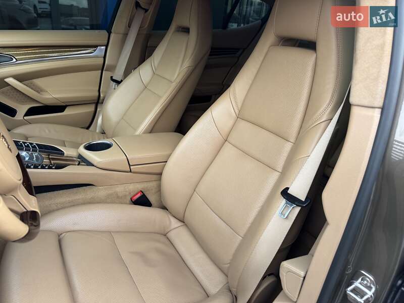 Фастбэк Porsche Panamera 2011 в Ровно