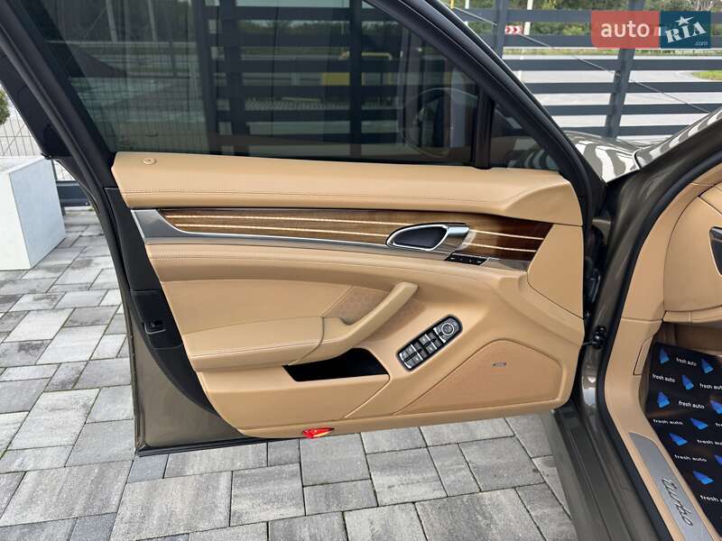 Фастбэк Porsche Panamera 2011 в Ровно