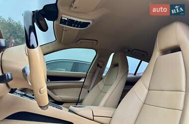 Фастбэк Porsche Panamera 2012 в 