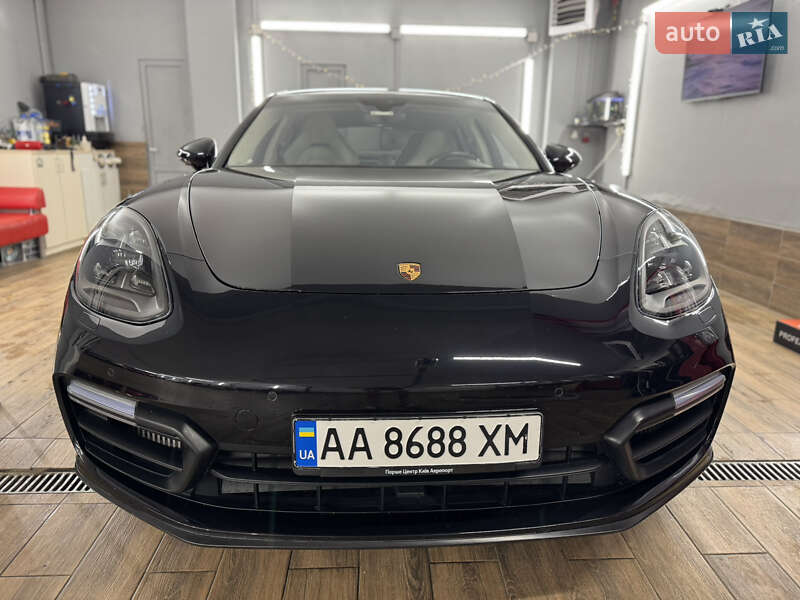 Фастбэк Porsche Panamera 2019 в Львове