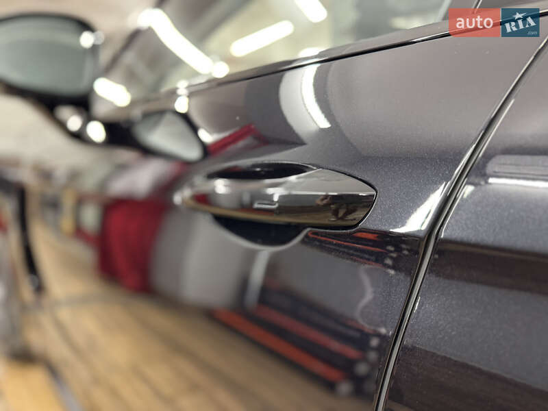 Фастбэк Porsche Panamera 2019 в Львове