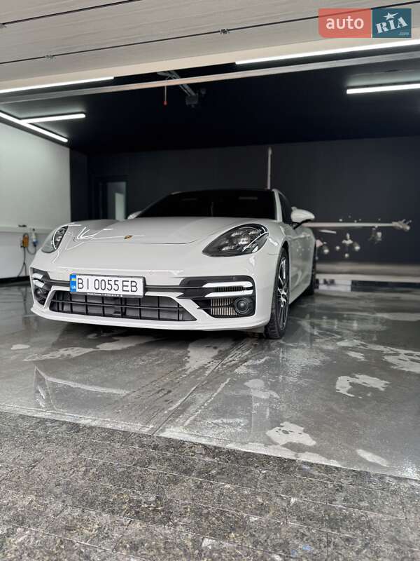 Фастбэк Porsche Panamera 2021 в Полтаве