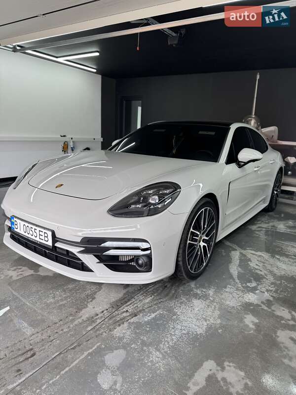 Фастбэк Porsche Panamera 2021 в Полтаве