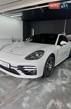 Фастбэк Porsche Panamera 2021 в 