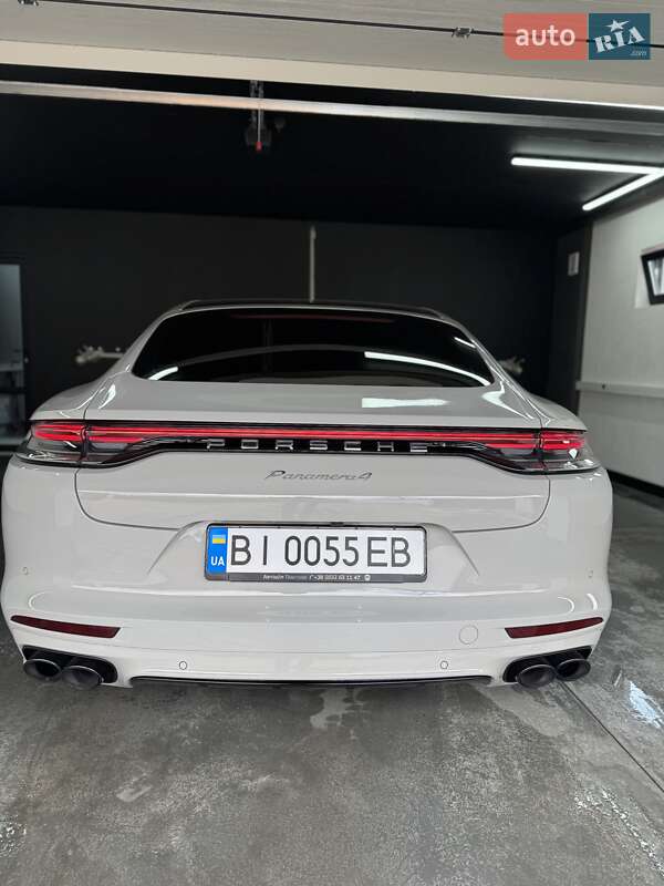 Фастбэк Porsche Panamera 2021 в Полтаве