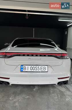 Фастбэк Porsche Panamera 2021 в 