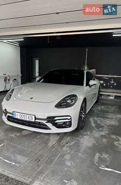 Фастбэк Porsche Panamera 2021 в 