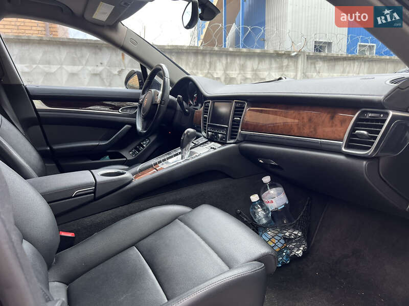 Фастбэк Porsche Panamera 2013 в Киеве