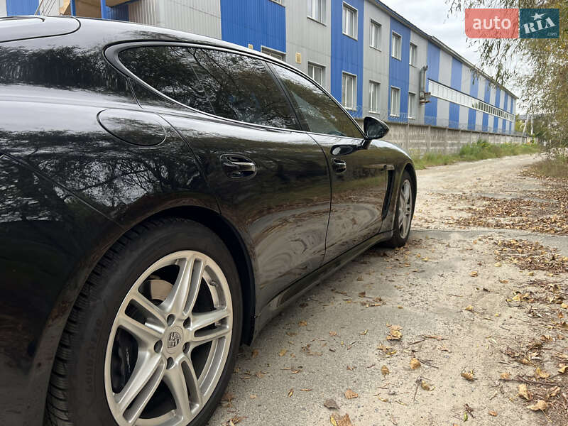 Фастбэк Porsche Panamera 2013 в Киеве