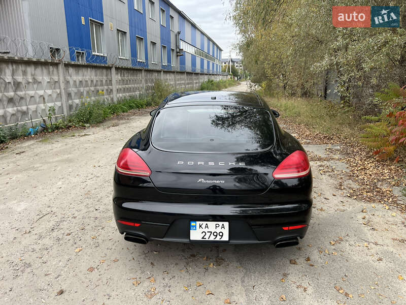 Фастбэк Porsche Panamera 2013 в Киеве
