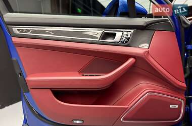 Фастбэк Porsche Panamera 2018 в 
