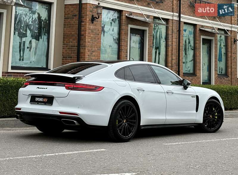 Фастбэк Porsche Panamera 2017 в Киеве фото 23 Фастбэк Porsche Panamera 2017 в Киеве