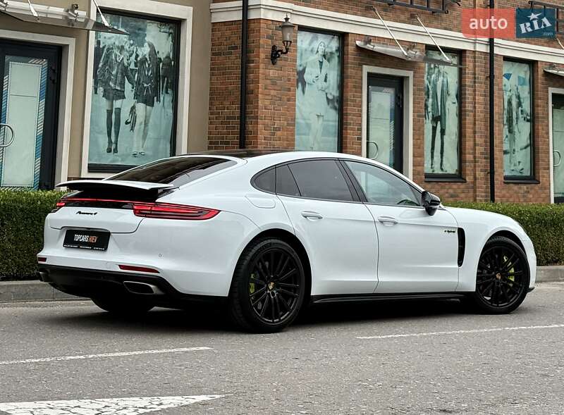 Фастбэк Porsche Panamera 2017 в Киеве фото 24 Фастбэк Porsche Panamera 2017 в Киеве