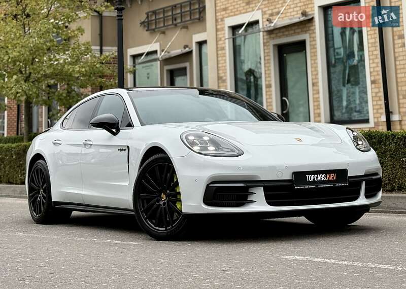 Фастбэк Porsche Panamera 2017 в Киеве фото 29 Фастбэк Porsche Panamera 2017 в Киеве