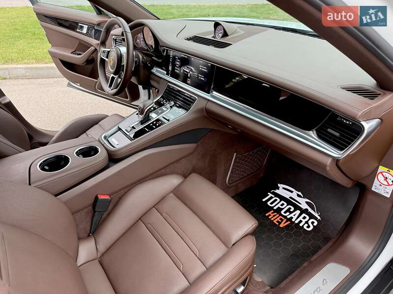 Фастбэк Porsche Panamera 2017 в Киеве фото 44 Фастбэк Porsche Panamera 2017 в Киеве