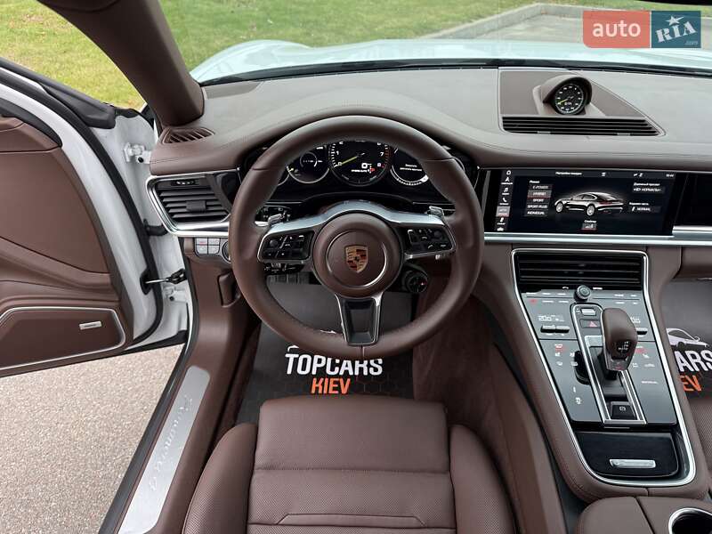 Фастбэк Porsche Panamera 2017 в Киеве фото 70 Фастбэк Porsche Panamera 2017 в Киеве