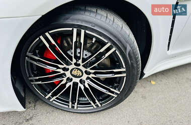 Фастбэк Porsche Panamera 2012 в 