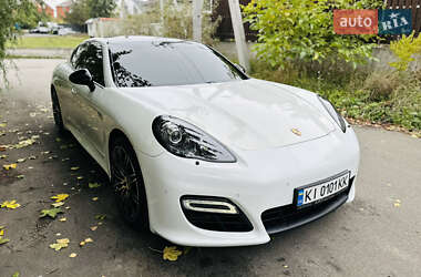 Фастбэк Porsche Panamera 2012 в 