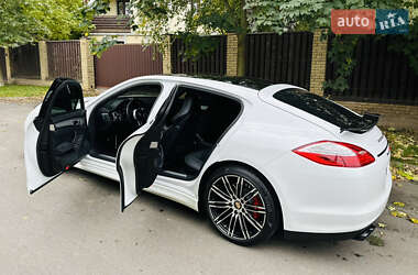Фастбэк Porsche Panamera 2012 в 