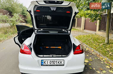 Фастбэк Porsche Panamera 2012 в 