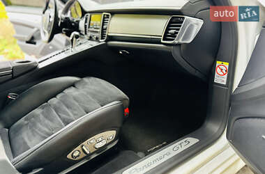 Фастбэк Porsche Panamera 2012 в 