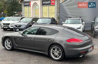 Фастбэк Porsche Panamera 2013 в 