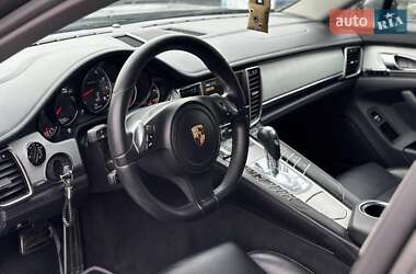 Фастбэк Porsche Panamera 2013 в 