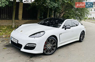 Фастбэк Porsche Panamera 2012 в 
