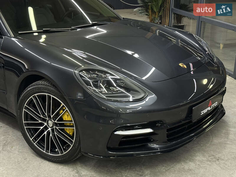Фастбэк Porsche Panamera 2017 в Одессе