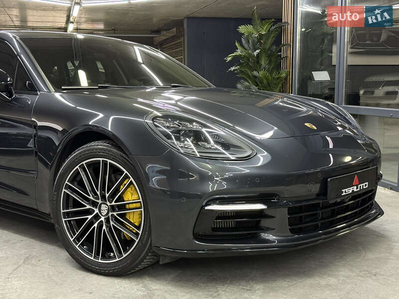Фастбэк Porsche Panamera 2017 в Одессе