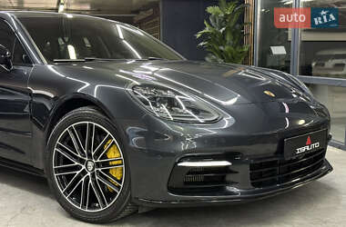 Фастбэк Porsche Panamera 2017 в 