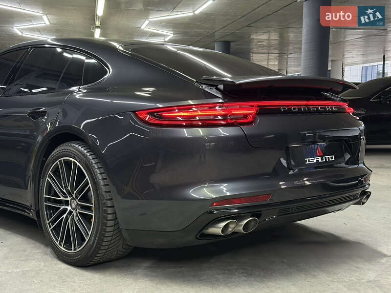 Фастбэк Porsche Panamera 2017 в Одессе