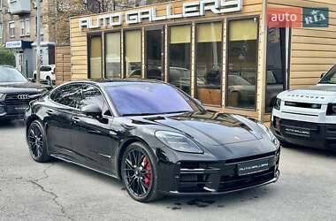 Фастбэк Porsche Panamera 2024 в Киеве
