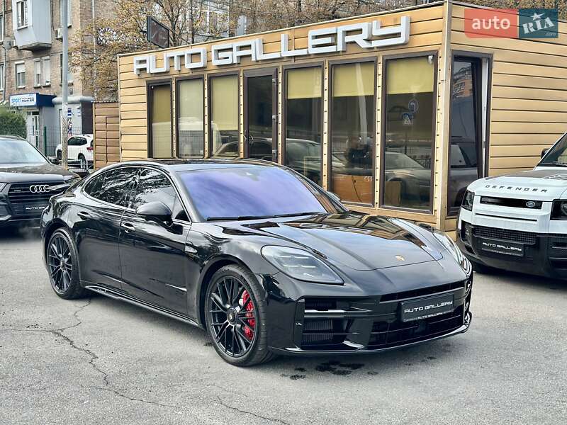 Фастбэк Porsche Panamera 2024 в 