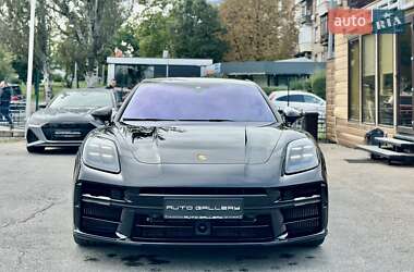 Фастбэк Porsche Panamera 2024 в 