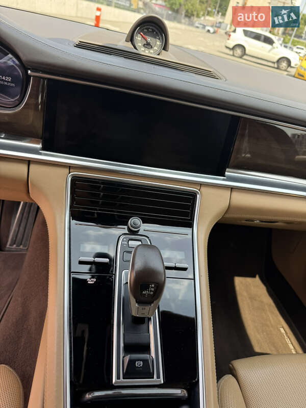 Фастбэк Porsche Panamera 2016 в Киеве