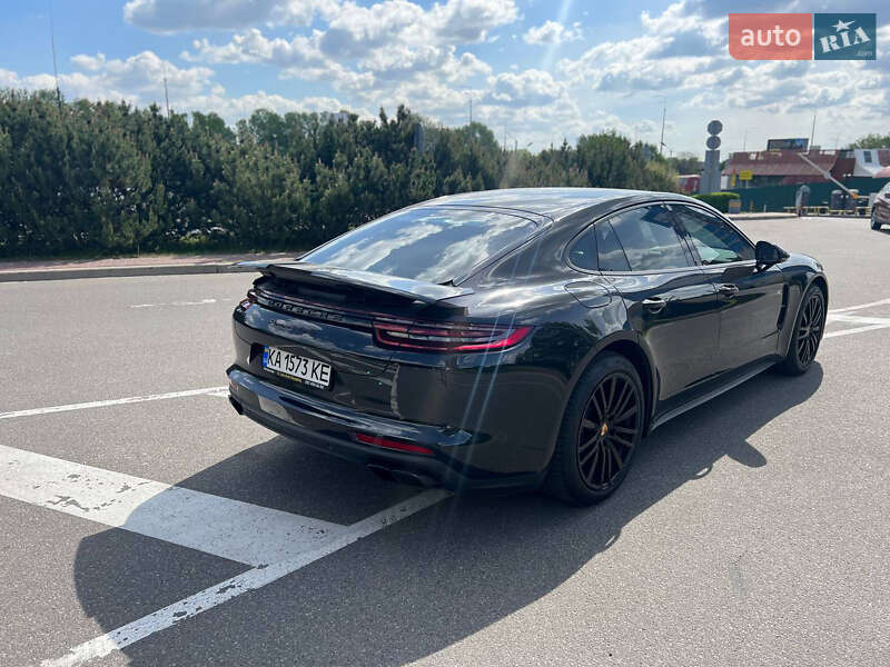 Фастбэк Porsche Panamera 2016 в Киеве