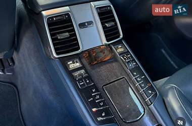Фастбэк Porsche Panamera 2012 в 