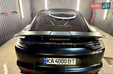 Фастбэк Porsche Panamera 2023 в 