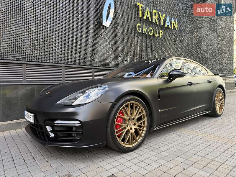 Фастбэк Porsche Panamera 2023 в 