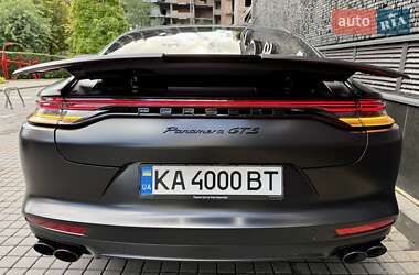 Фастбэк Porsche Panamera 2023 в 