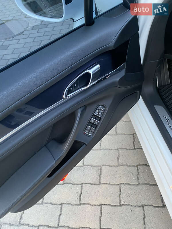 Фастбэк Porsche Panamera 2015 в Киеве фото 15 Фастбэк Porsche Panamera 2015 в Киеве