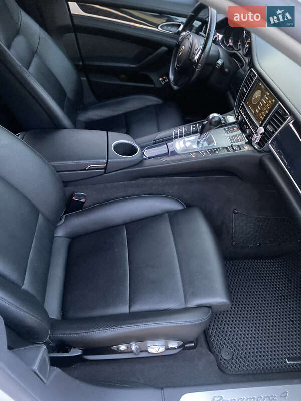 Фастбэк Porsche Panamera 2015 в Киеве фото 19 Фастбэк Porsche Panamera 2015 в Киеве