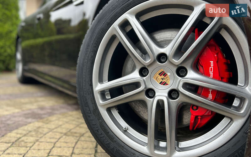 Фастбек Porsche Panamera 2013 в Львові