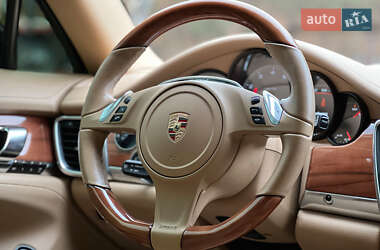 Фастбэк Porsche Panamera 2013 в 
