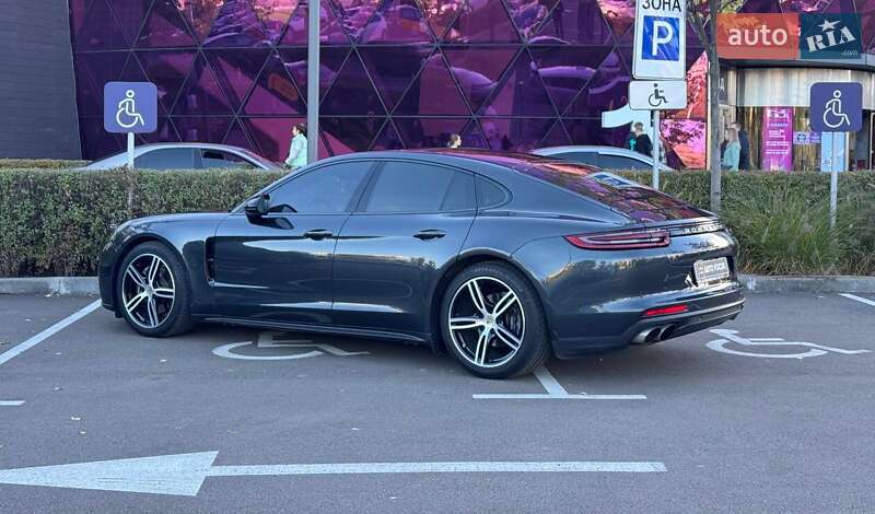 Фастбэк Porsche Panamera 2018 в Киеве