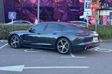Фастбек Porsche Panamera 2018 в  фото 6 Фастбек Porsche Panamera 2018 в