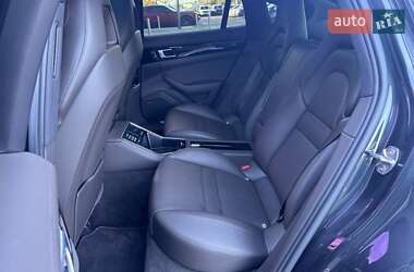 Фастбек Porsche Panamera 2018 в  фото 12 Фастбек Porsche Panamera 2018 в