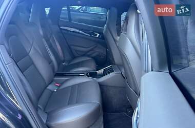 Фастбек Porsche Panamera 2018 в  фото 14 Фастбек Porsche Panamera 2018 в